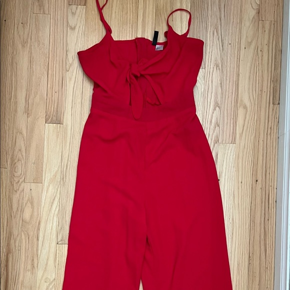 Red spaghetti strap cut out romper - Picture 2 of 3